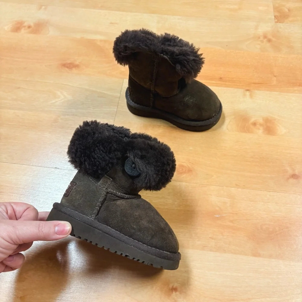 Ugg Chocolate Brown Bailey Button Shearling Boots Toddler 6
